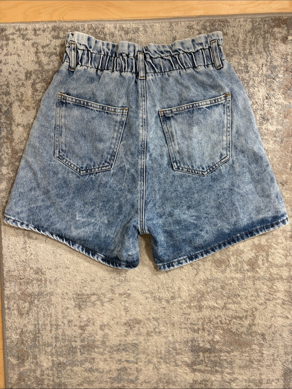 Dynamite Light Wash Paperbag Waist Denim Shorts - Picture 4 of 4